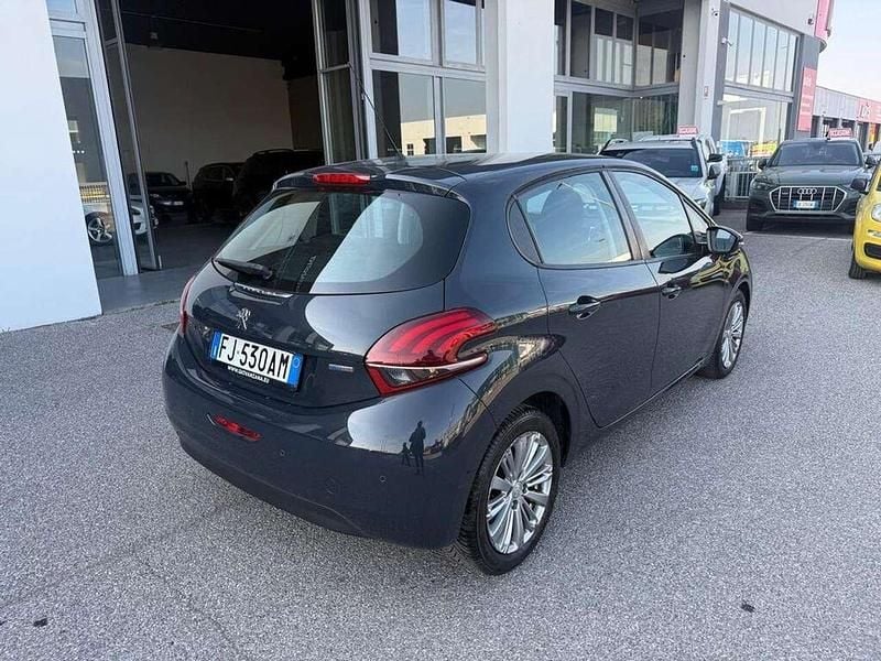 Usata Peugeot 208 Active 82 CV (60 kW) 2017 Blu pastello Utilitaria