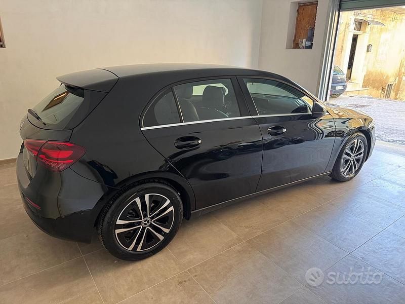 Usata Mercedes A180 136 CV (100 kW) 2024 Nero Berlina