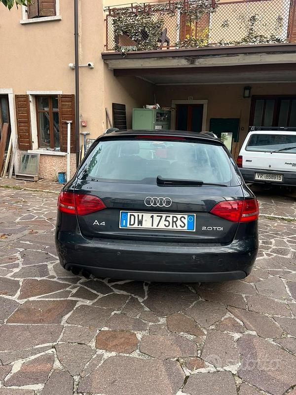 Begagnad Audi A4 140 HK (102 kW) 2010 Svart Sedan