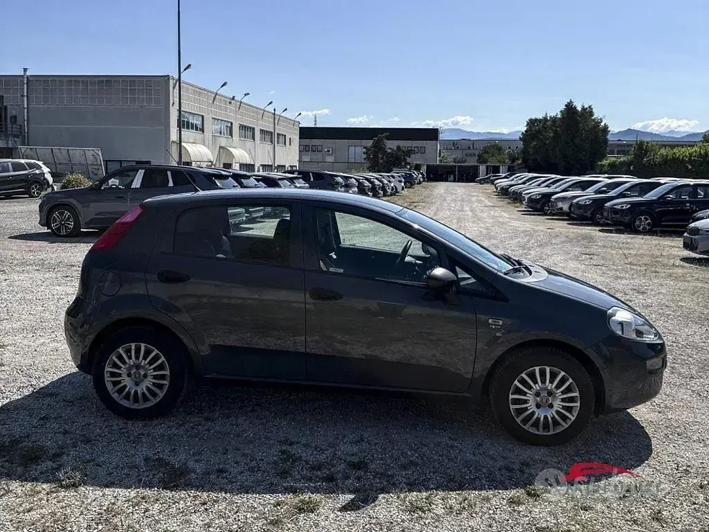 Usata Fiat Punto Street 69 CV (50 kW) 2018 Grigio Utilitaria