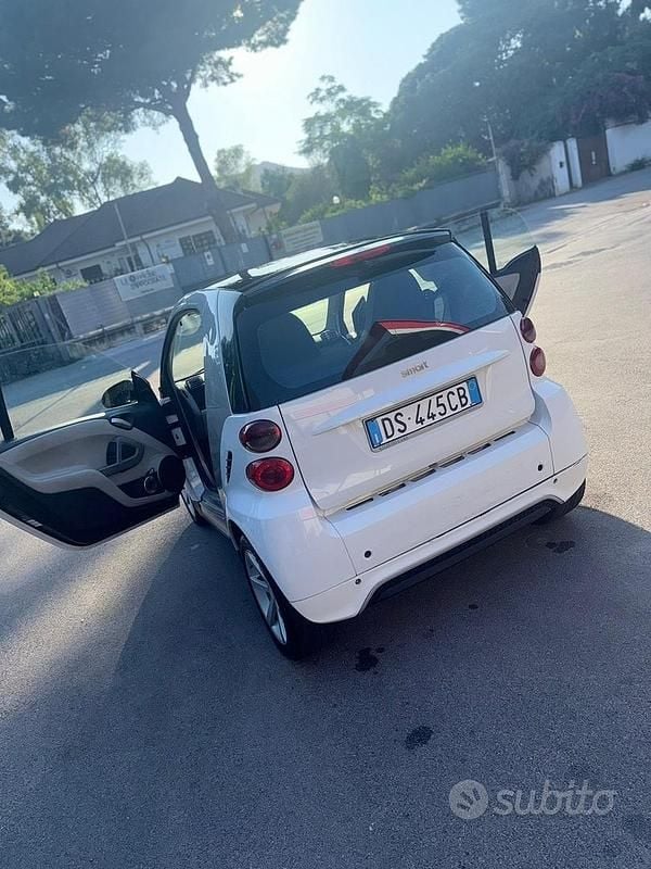 Usata 2008 Smart ForTwo Coupé Utilitaria | 4800 € (Buon prezzo) - Immagine 1/4