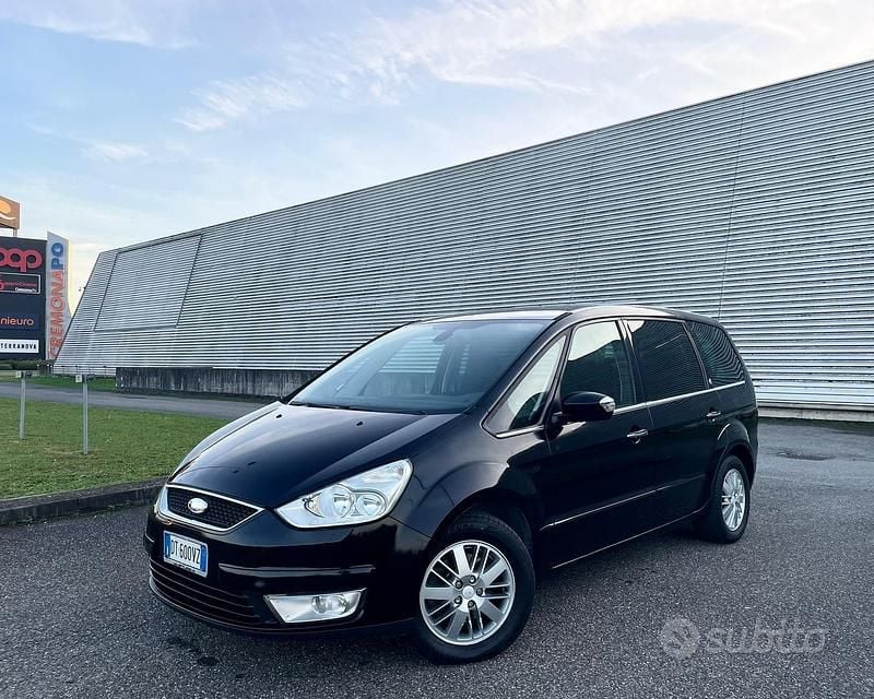 Nero Usata 2006 Ford Galaxy Monovolume | 3700 € (Buon prezzo) - Immagine 1/4