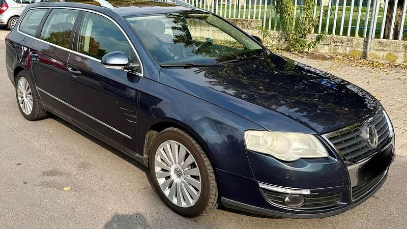 Grigio Usata 2005 VW Passat Sportline Station wagon | 2300 € (Buon prezzo) - Immagine 1/4