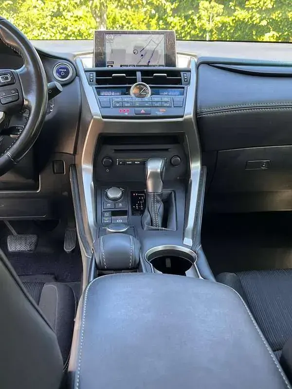 Usata Lexus NX300h Business Edition 197 CV (144 kW) 2016 Bianco SUV