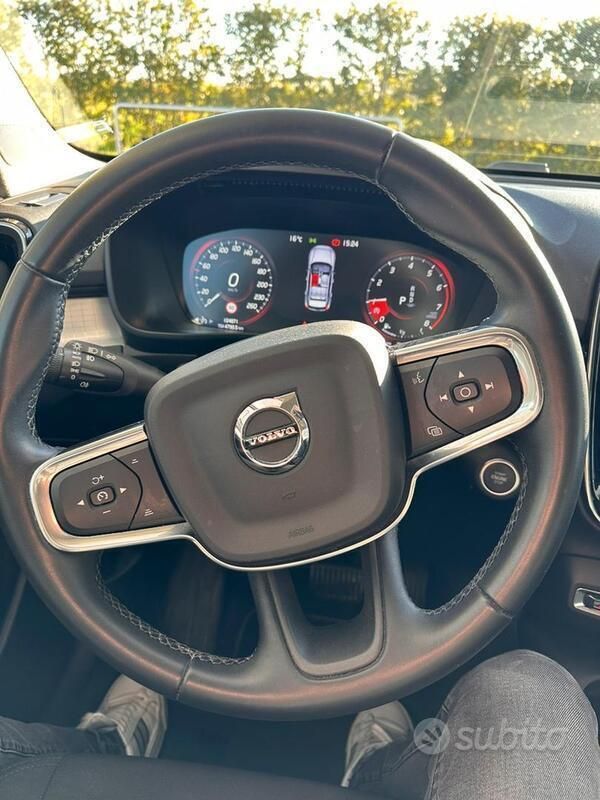 Usata Volvo XC40 129 CV (94 kW) 2021 Nero SUV