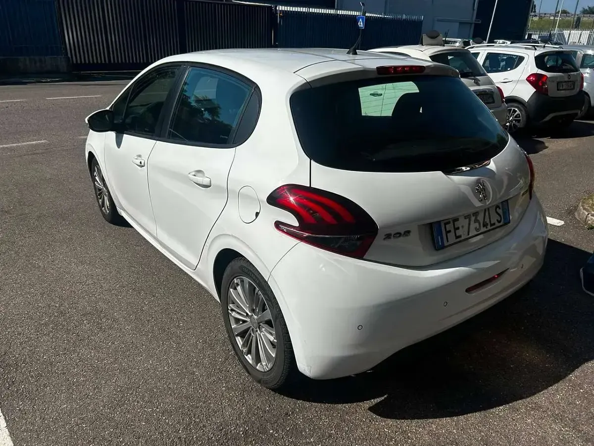 Usata Peugeot 208 Active 75 CV (55 kW) 2016 Bianco Utilitaria