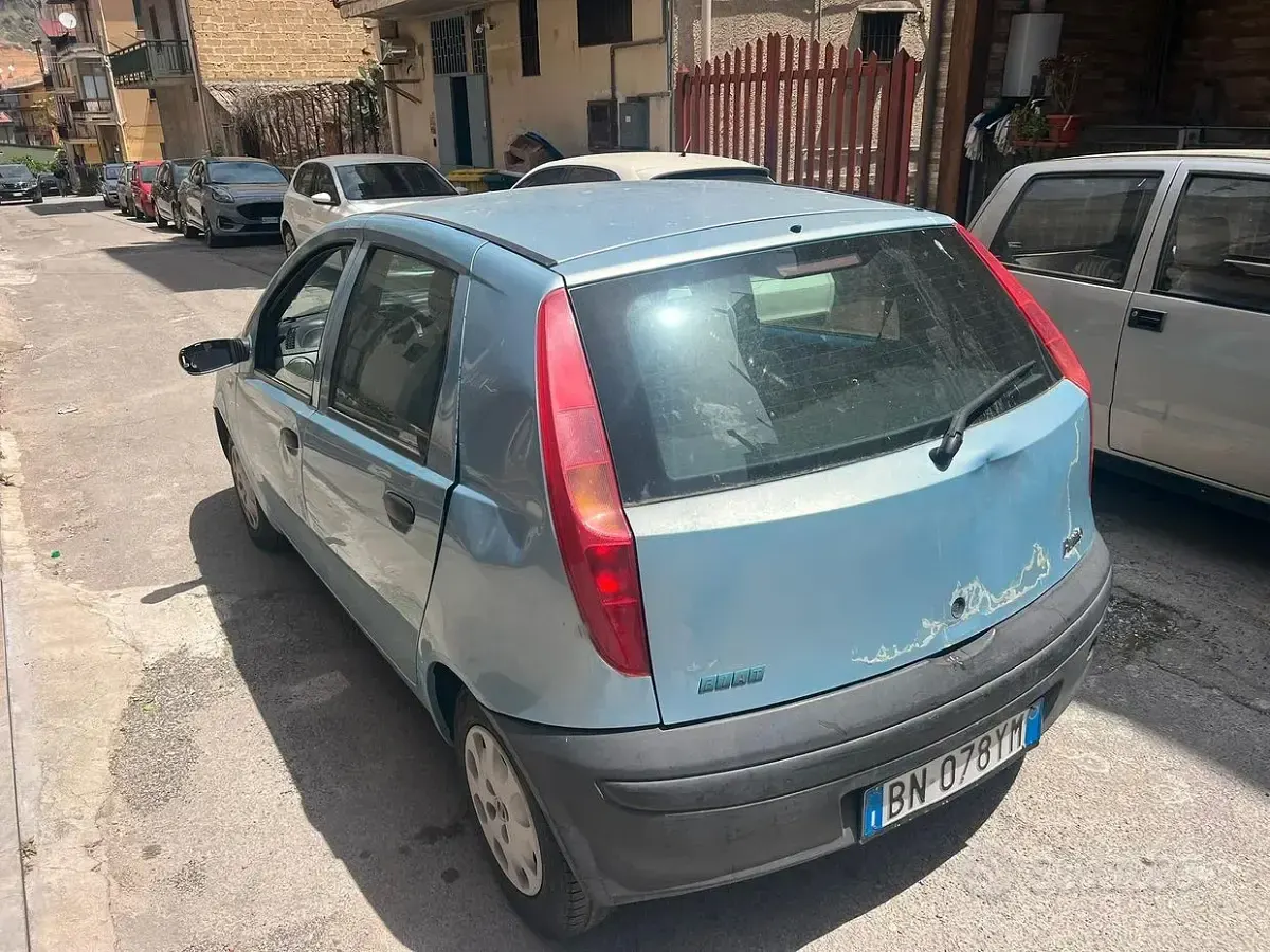 Usata Fiat Punto 60 CV (44 kW) 2001 Blu Utilitaria