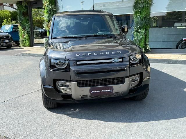 Usata Land Rover Defender SE Dynamic 248 CV (182 kW) 2022 Grigio SUV