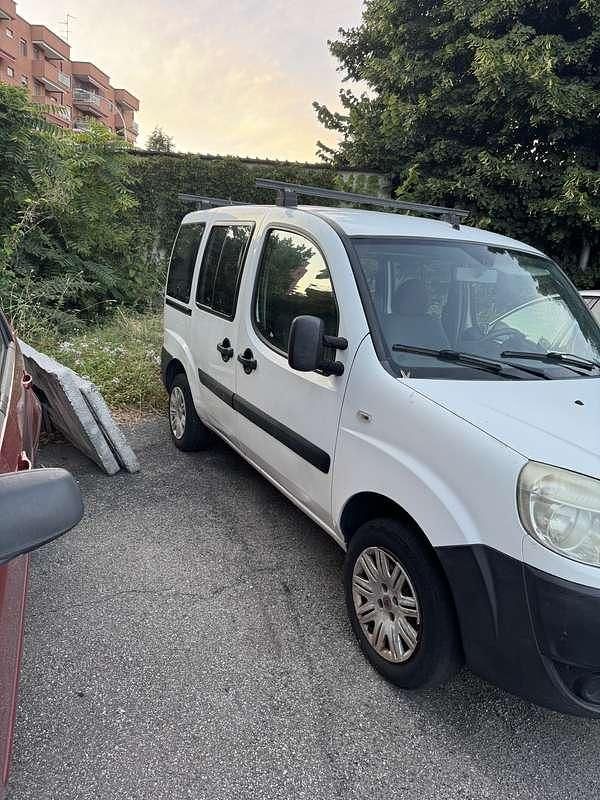 Usata Fiat Doblò Active 103 CV (75 kW) 2010 Monovolume