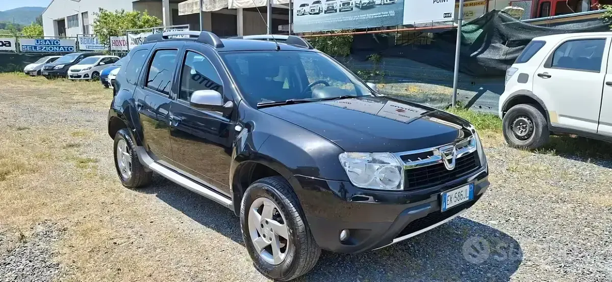Usata Dacia Duster Lauréate 102 CV (75 kW) 2012 Nero SUV