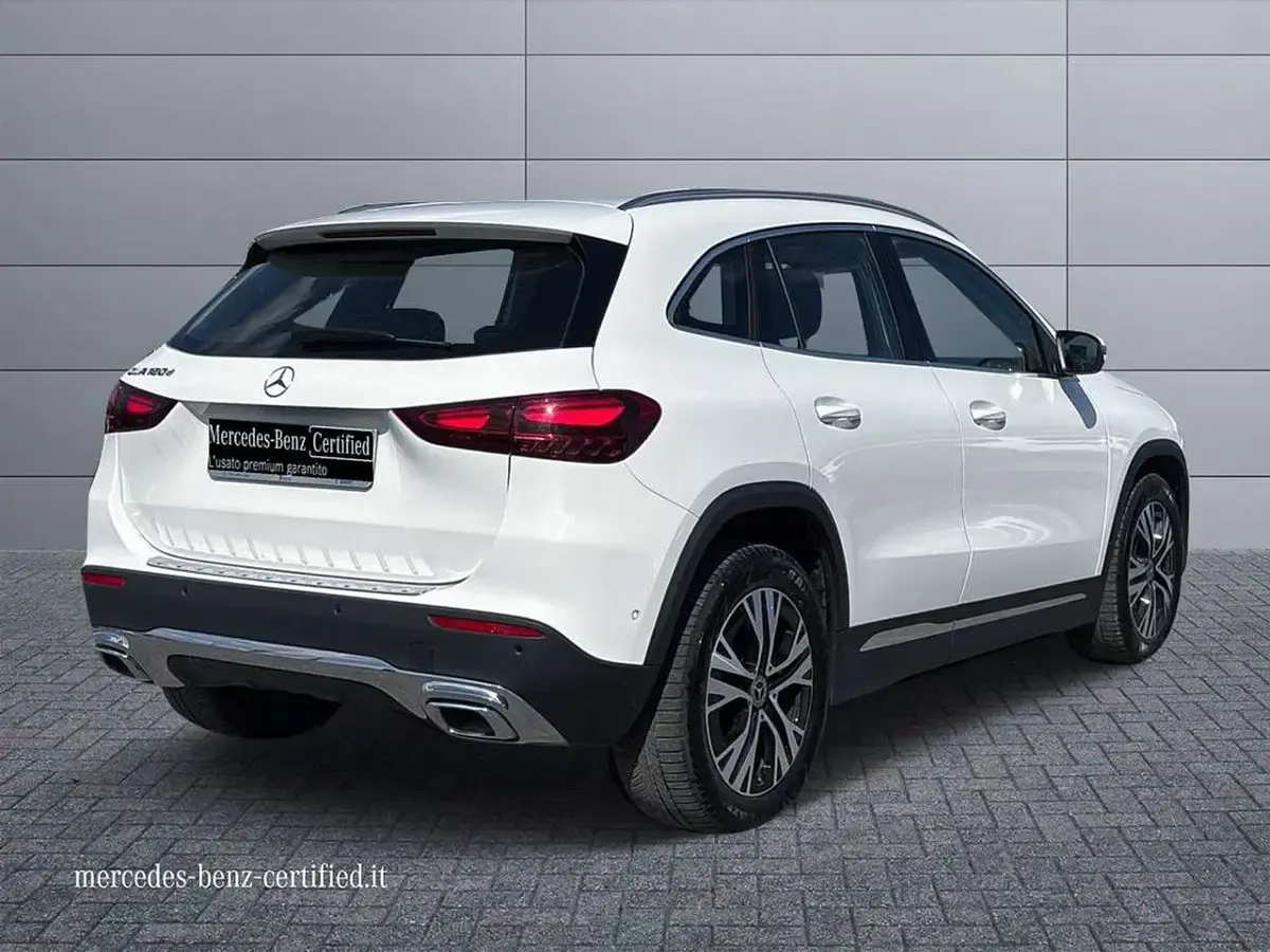 Usata Mercedes GLA180 Advanced 116 CV (85 kW) 2023 Bianco SUV
