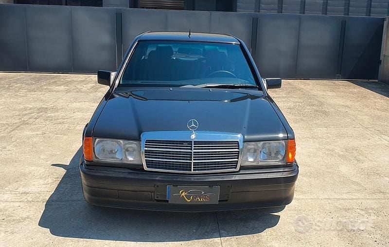 Usata Mercedes 190 204 CV (150 kW) 1989 Nero Berlina