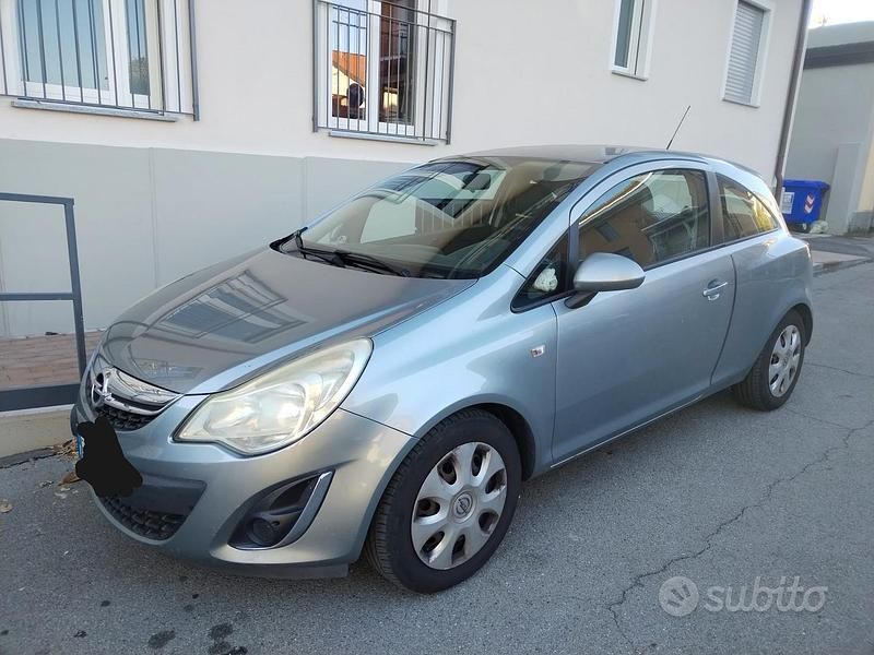 Usata 2012 Opel Corsa | 3200 € (Buon prezzo) - Immagine 1/4