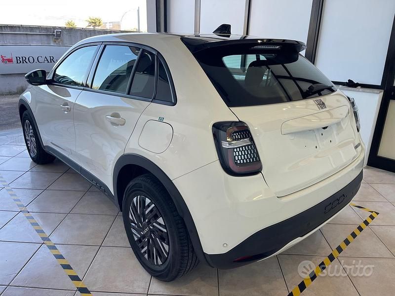 Usata Fiat 600 100 CV (73 kW) 2024 Bianco Station wagon