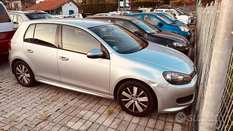 Usata VW Golf VI Highline 105 CV (77 kW) 2011 Grigio Utilitaria