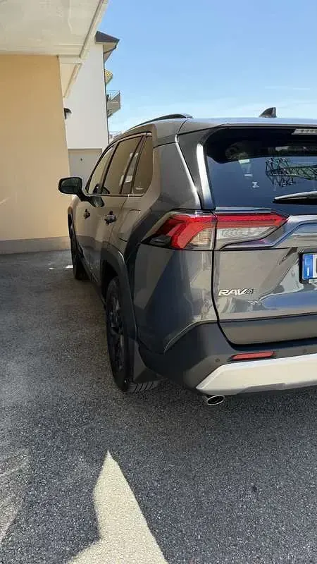 Usata Toyota RAV4 Hybrid 178 CV (130 kW) 2022 SUV