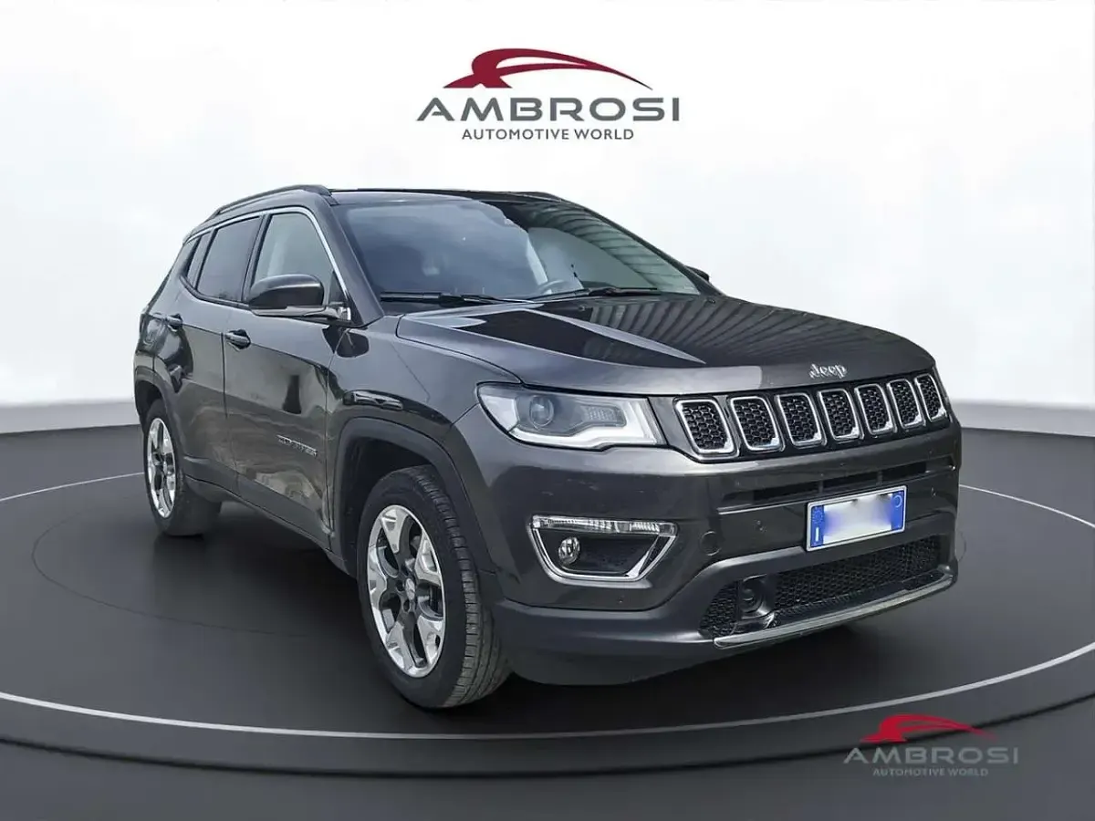 Usata Jeep Compass Limited 140 CV (102 kW) 2018 Grigio SUV