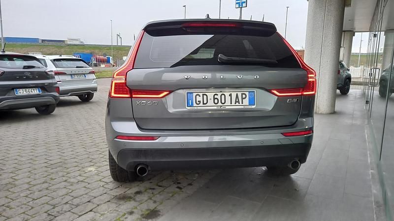 Usata Volvo XC60 Momentum 197 CV (144 kW) 2020 Grigio SUV