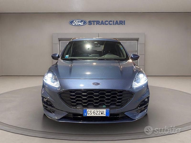 Usata Ford Kuga ST-Line 120 CV (88 kW) 2024 Blu metallizzato SUV