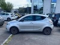 Usata Lancia Ypsilon Gold 69 CV (50 kW) 2022 Argento Utilitaria