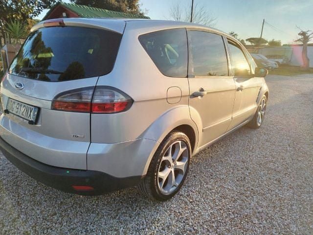 Usata Ford S-MAX Titanium 140 CV (102 kW) 2007 Grigio Monovolume
