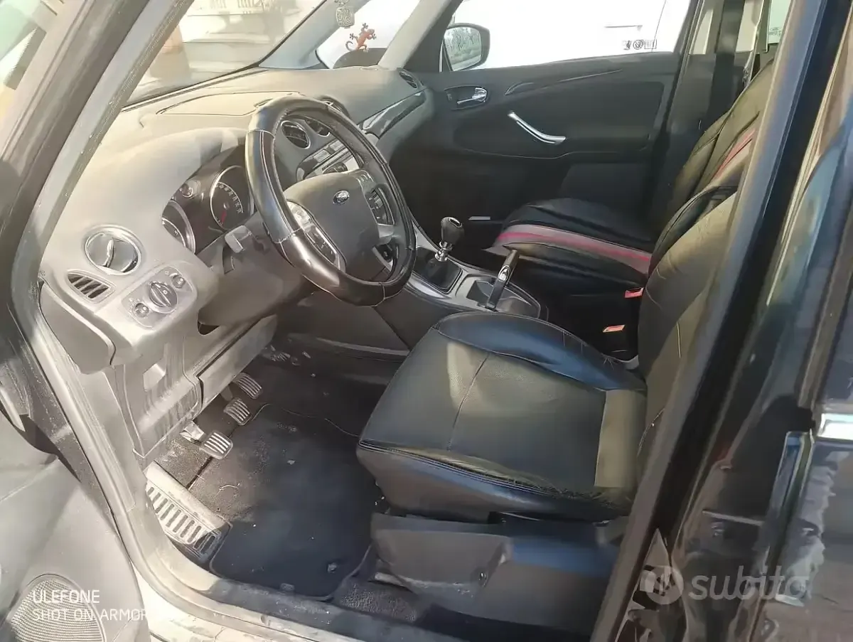 Usata Ford Galaxy Ghia 140 CV (102 kW) 2007 Nero Monovolume