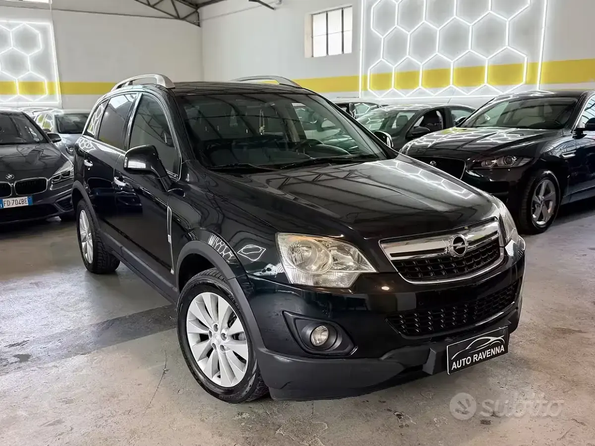 Usata Opel Antara Cosmo 163 CV (119 kW) 2015 Nero SUV