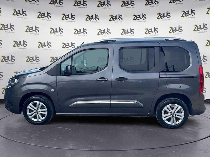 Usata Toyota Proace Executive 102 CV (75 kW) 2020 Grigio Monovolume