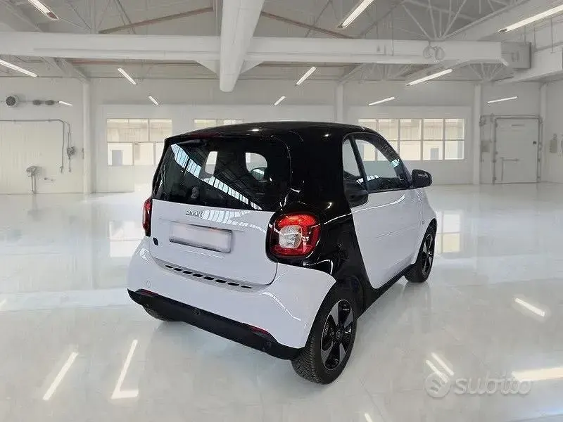 Usata Smart ForTwo Coupé Passion 41 kW (56 CV) 2022 Bianco Coupé
