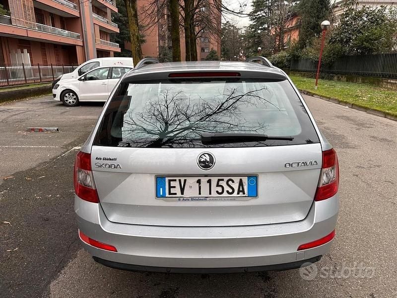 Usata Skoda Octavia Elegance 105 CV (77 kW) 2015 Grigio Utilitaria