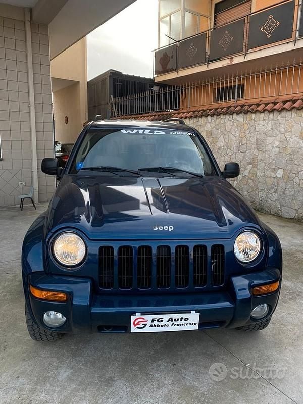Usata Jeep Cherokee Sport 2004 Blu SUV