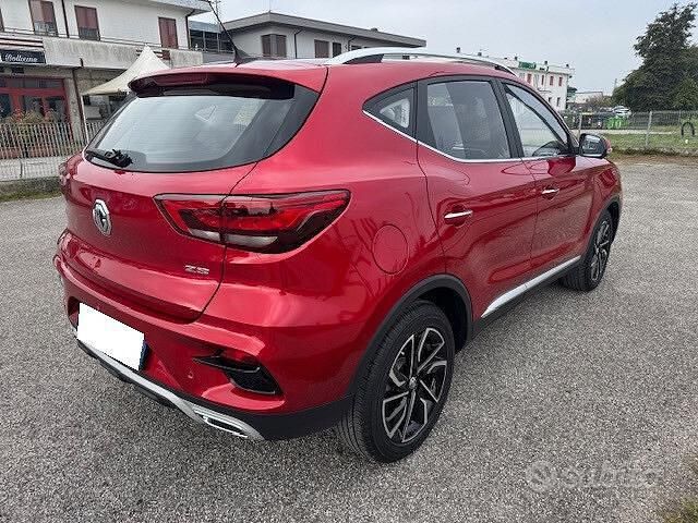 Usata MG ZS Luxury 106 CV (77 kW) 2023 Rosso SUV