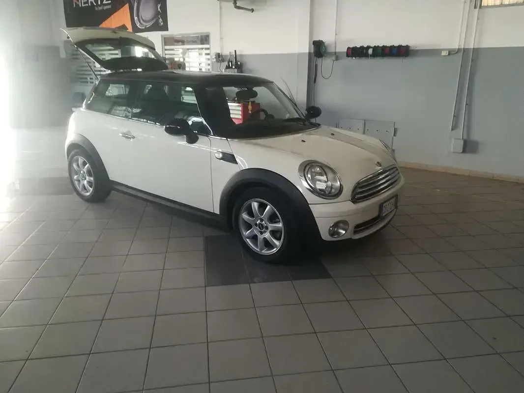 Usata Mini Cooper 120 CV (88 kW) 2008 Bianco Utilitaria