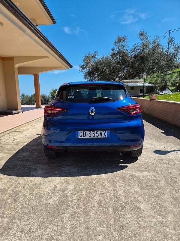 Usata Renault Clio V Intens 75 CV (55 kW) 2021 Blu Berlina