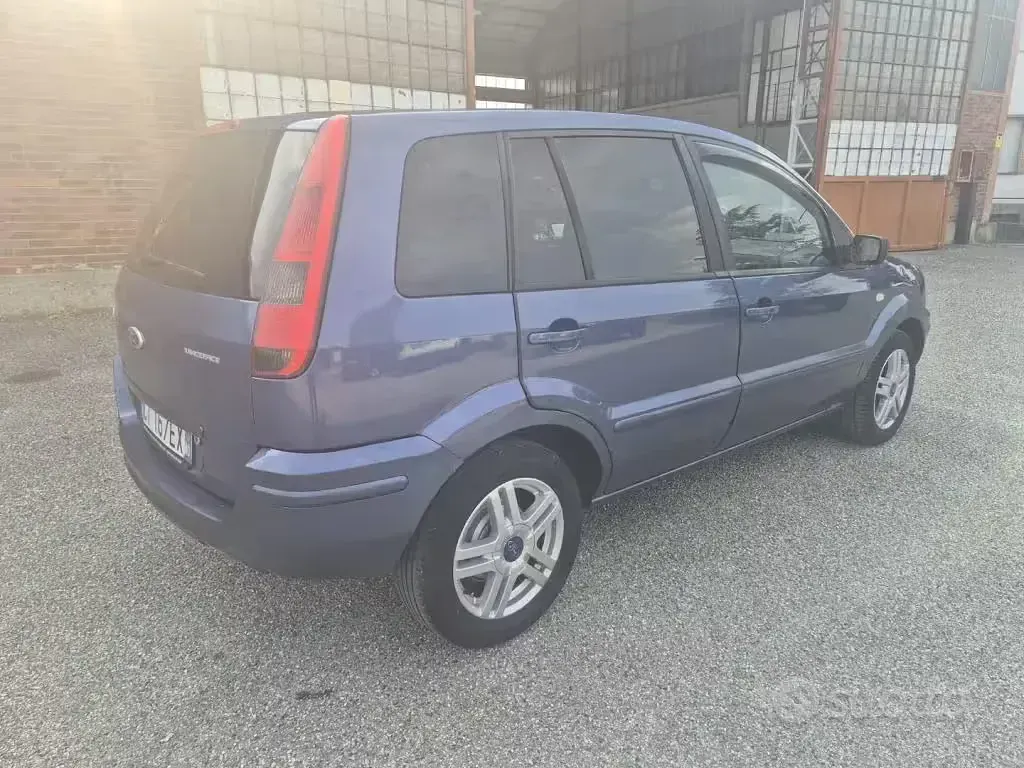 Usata Ford Fusion 68 CV (50 kW) 2005 Blu Utilitaria