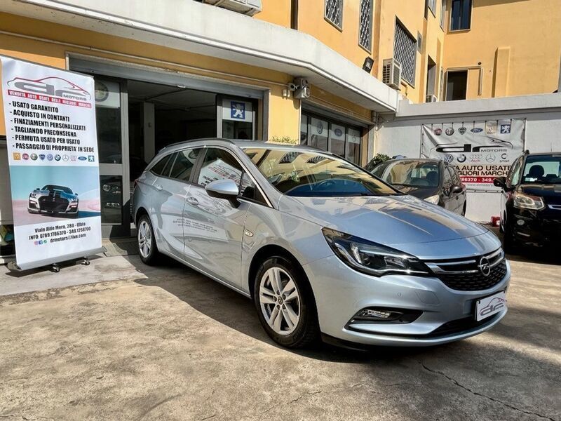 Usata Opel Astra Business 110 CV (80 kW) 2017 Azzurro Station wagon