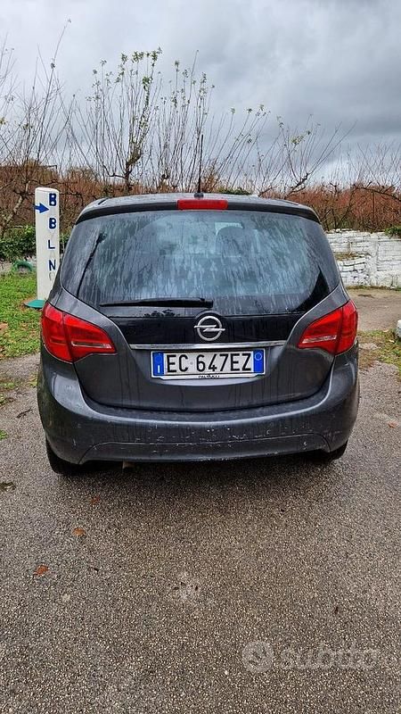 Usata Opel Meriva 95 CV (69 kW) 2011 Grigio Monovolume