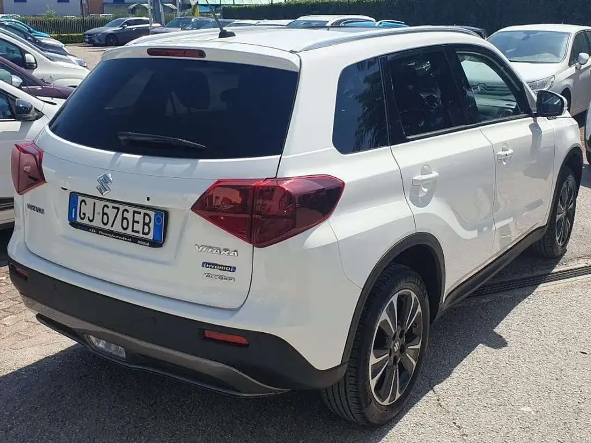 Usata Suzuki Vitara 102 CV (75 kW) 2022 Bianco SUV