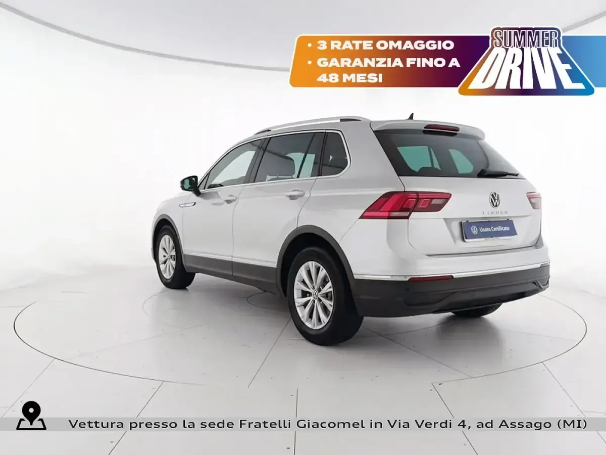 Usata VW Tiguan Life 131 CV (96 kW) 2023 Reflex silver metallizzato SUV