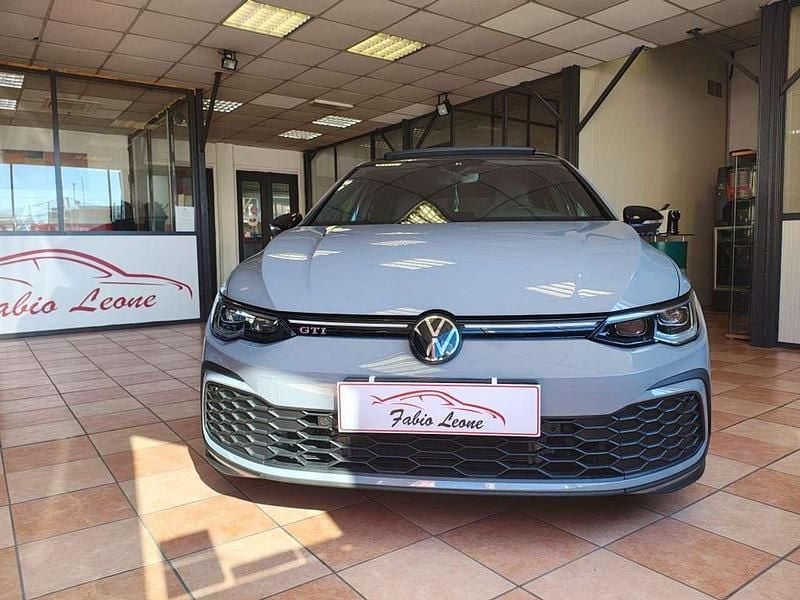 Usata VW Golf VIII GTI 245 CV (180 kW) 2023 Moonstone grey Berlina