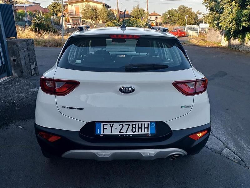 Usata Kia Stonic Style 100 CV (73 kW) 2019 Bianco SUV