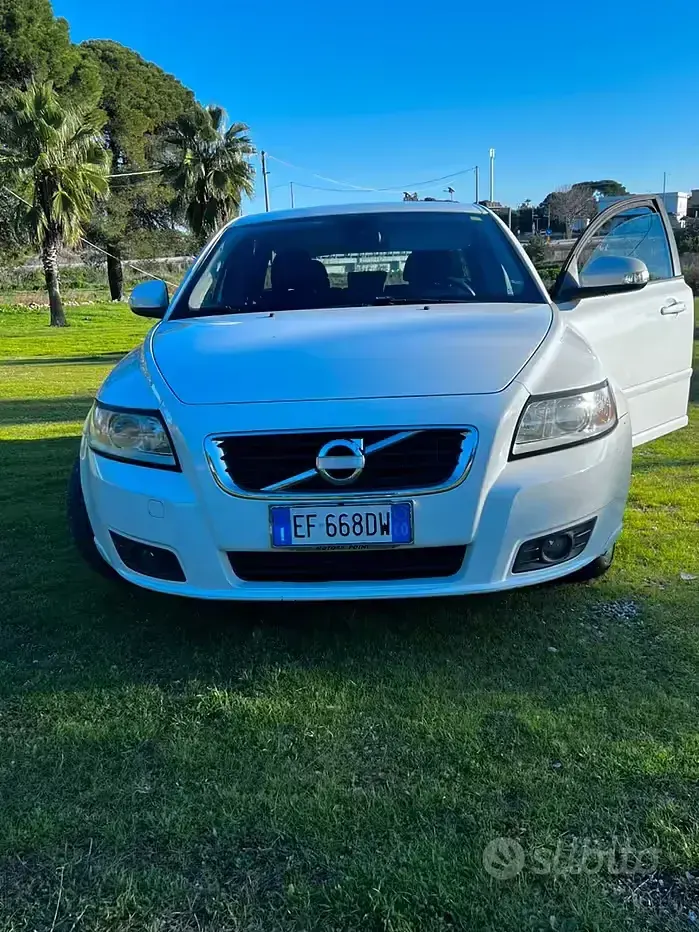 Usata Volvo V50 109 CV (80 kW) 2011 Bianco Station wagon