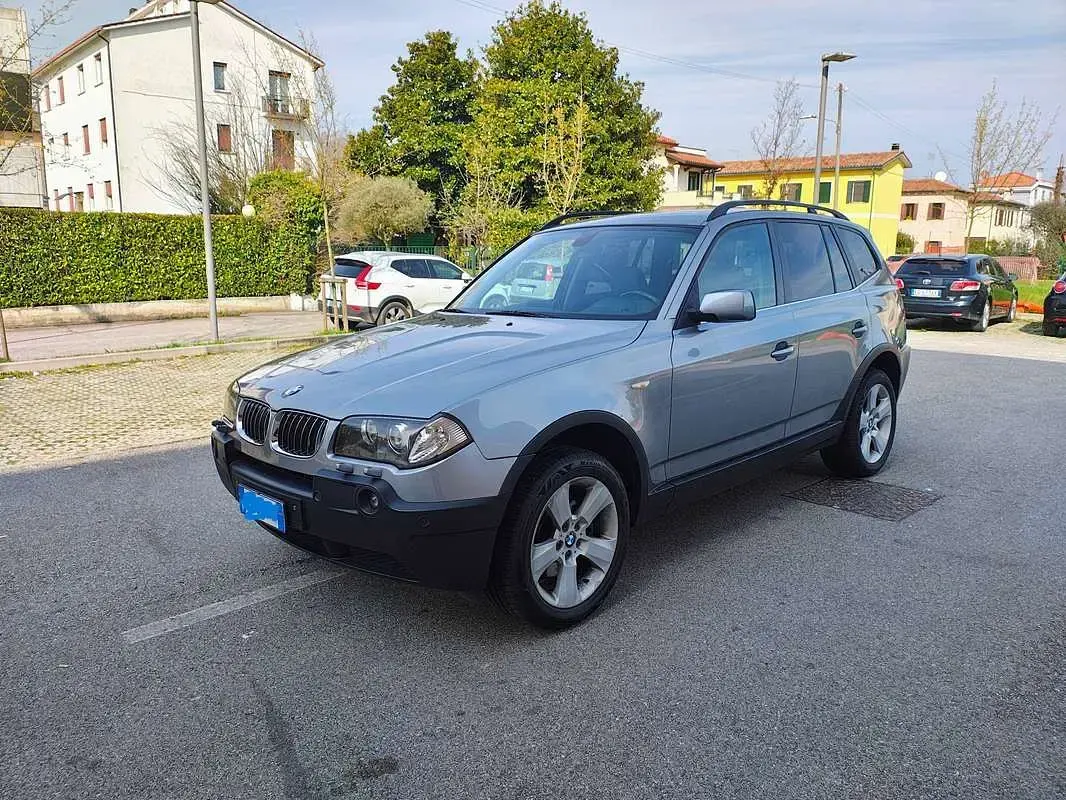 Usata BMW X3 218 CV (160 kW) 2005 Grigio SUV