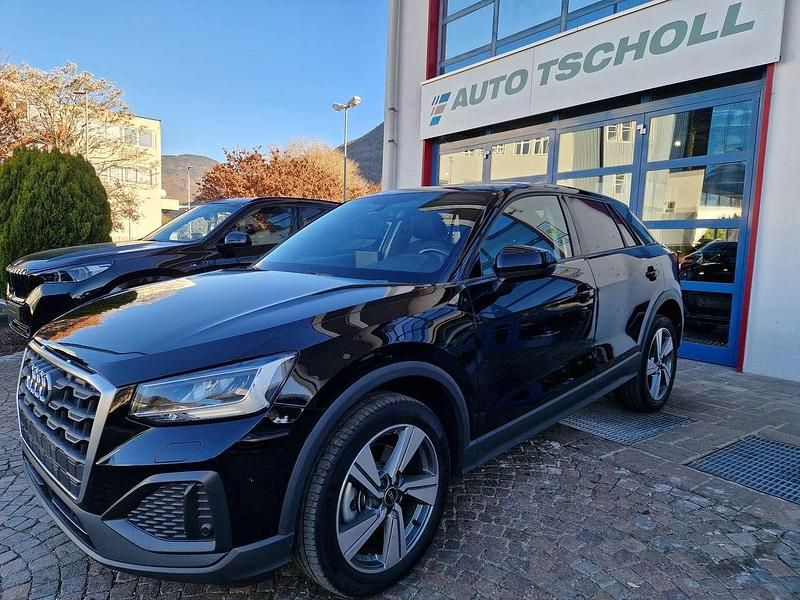 Mythosschwarz metallic Usata 2022 Audi Q2 SUV | 25.900 € (Buon prezzo) - Immagine 1/4
