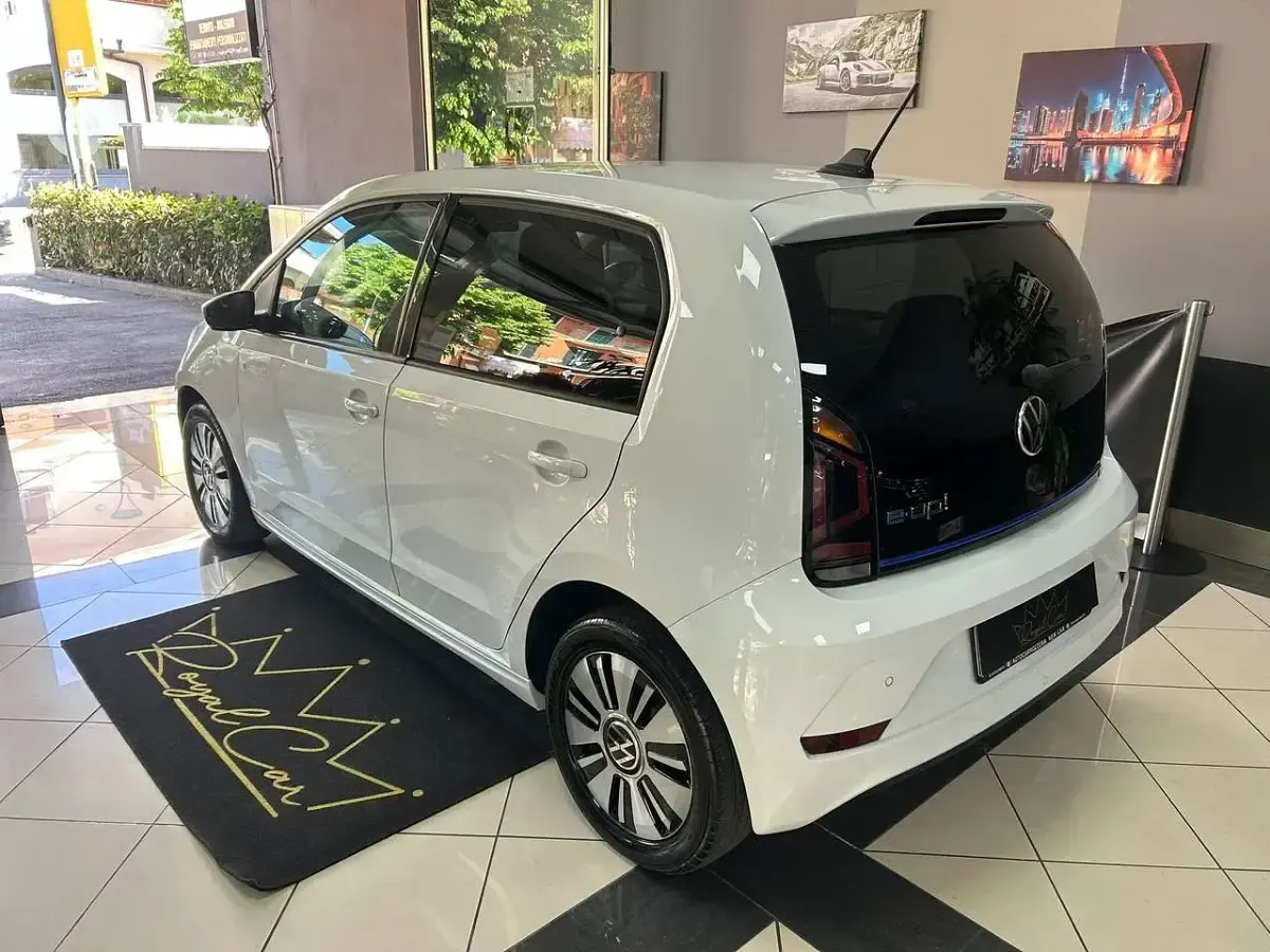 Käytetty VW e-up! 61 kW (84 HP) 2020 Valkoinen Viistoperä