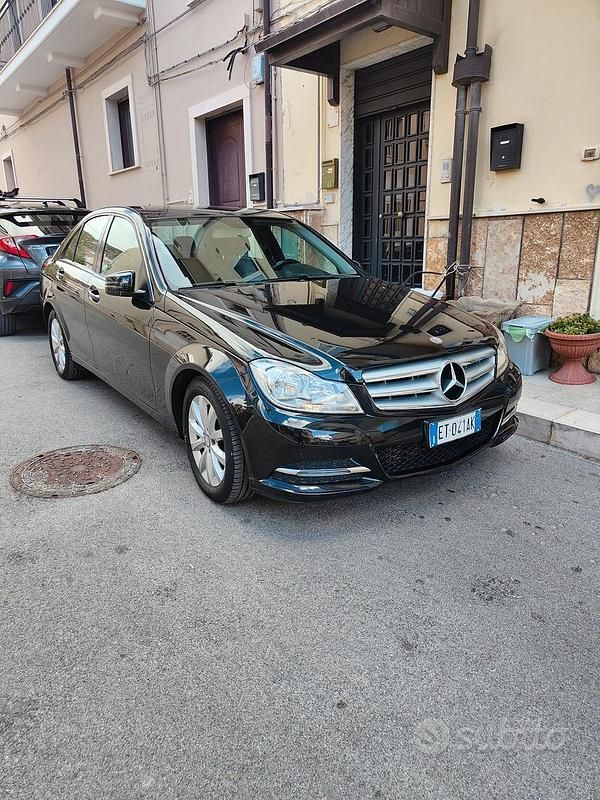 Usata Mercedes C180 120 CV (88 kW) 2013 Nero Berlina