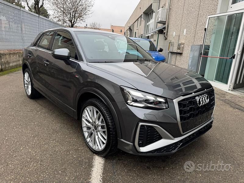 Usata Audi Q2 S-Line 150 CV (110 kW) 2025 Grigio scuro metallizzato SUV