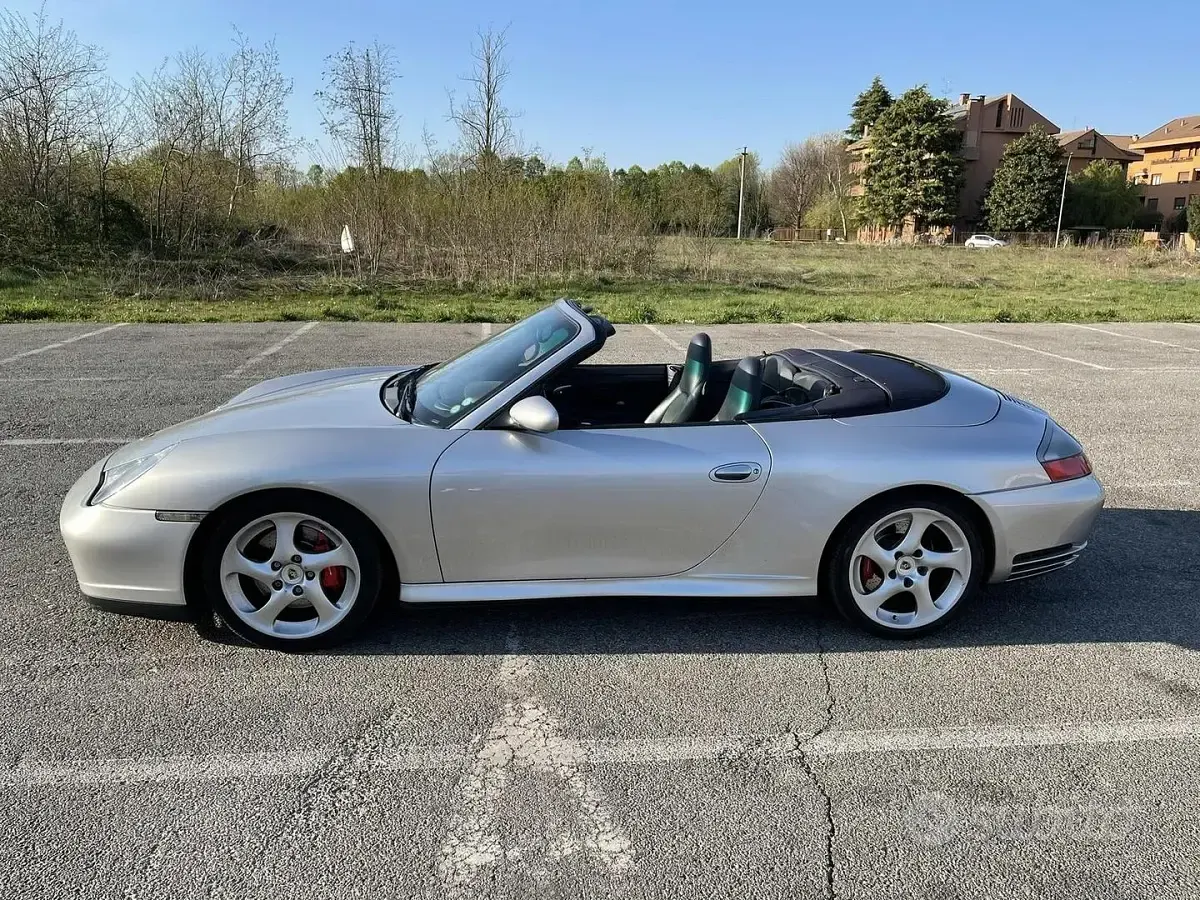 Usata Porsche 996 345 CV (253 kW) 2004 Grigio Cabrio