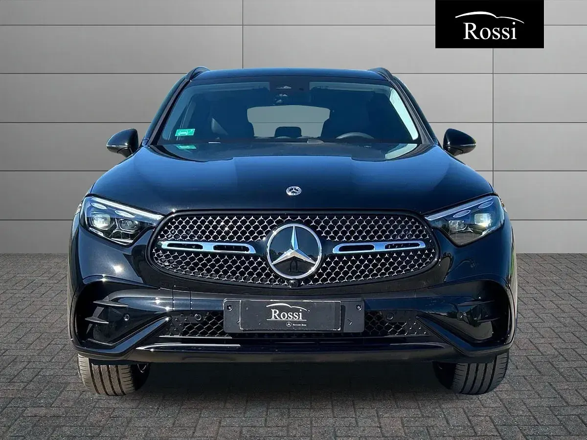 Uusi Mercedes GLC300 197 HP (144 kW) 2025 Musta