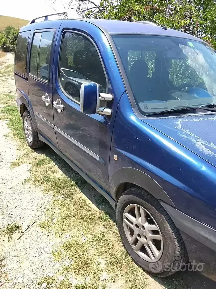 Usata Fiat Doblò 105 CV (77 kW) 2003 Bluazzurro Monovolume